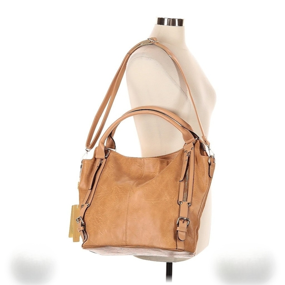 Chic Tan Leather Shoulder Bag
